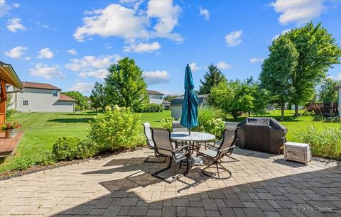 5750 Providence Dr, Hoffman Estates, IL 60192 photo 13