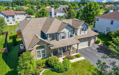 5750 Providence Dr, Hoffman Estates, IL 60192 photo 2