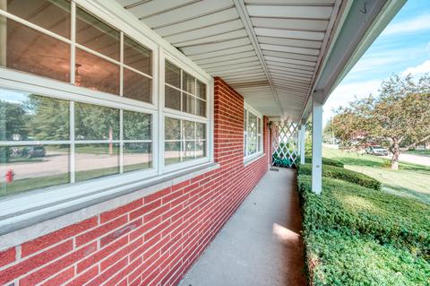 4000 Maple Ave, Mchenry, IL 60050 photo 2