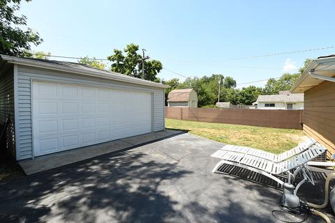 3330 Sangamon St, Steger, IL 60475 photo 5