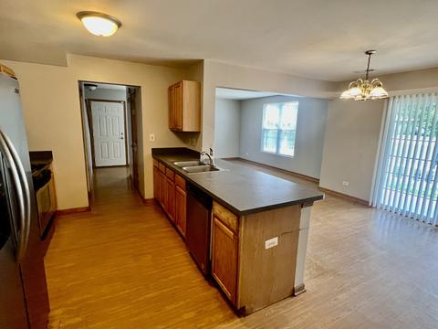889 Symphony Dr, Aurora, IL 60504 photo 8