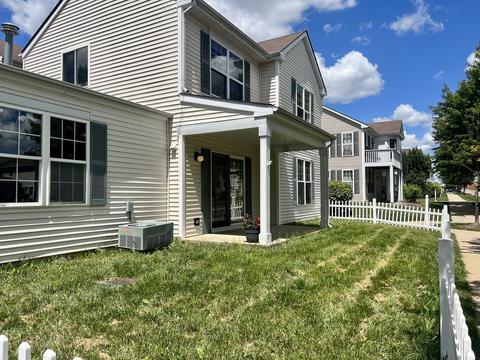889 Symphony Dr, Aurora, IL 60504 photo 2