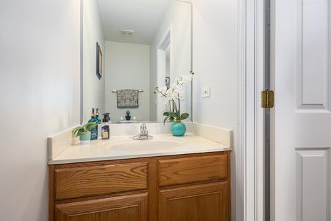 2460 Smithfield Ct, Aurora, IL 60503 photo 11