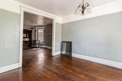 6817 S Champlain Ave, Chicago, IL 60637 photo 4