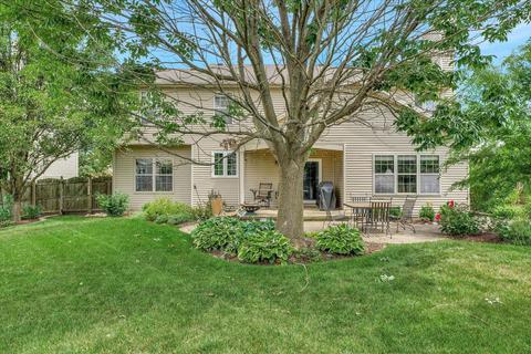 2113 Emerald Dr, Champaign, IL 61822 photo 4