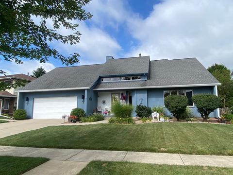 1209 Dover Rd, Bloomington, IL 61704 photo 2