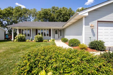 10686 Meadowsweet Ln, Roscoe, IL 61073 photo 2