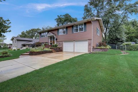 1330 Blair Ln, Hoffman Estates, IL 60169 photo 1