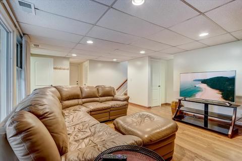 1330 Blair Ln, Hoffman Estates, IL 60169 photo 30