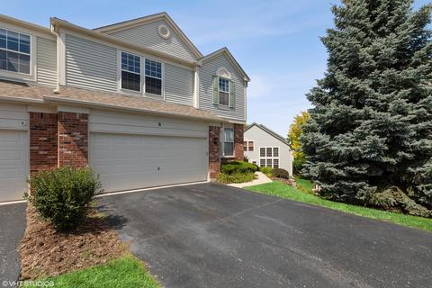 8 Riverdale Ct, Algonquin, IL 60102 photo 2