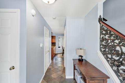1545 Old Barn Rd, Bartlett, IL 60103 photo 2