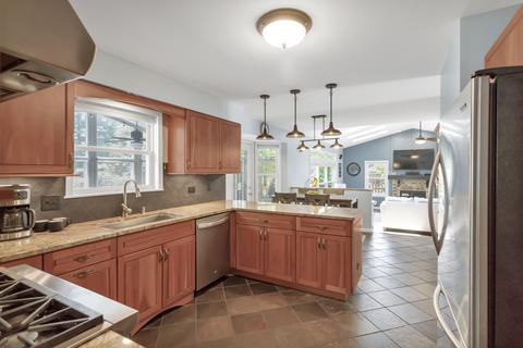 1545 Old Barn Rd, Bartlett, IL 60103 photo 4