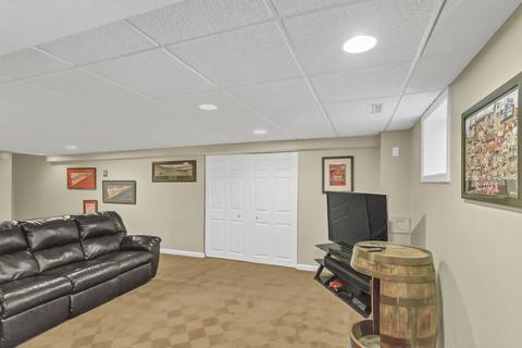 1545 Old Barn Rd, Bartlett, IL 60103 photo 38