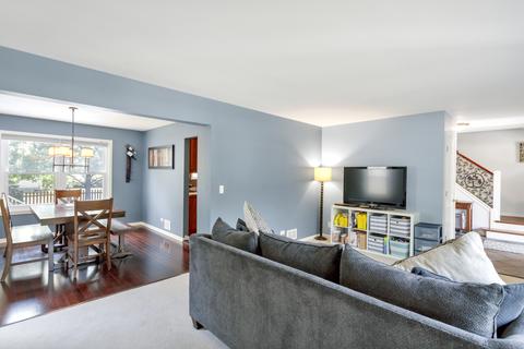 1545 Old Barn Rd, Bartlett, IL 60103 photo 11