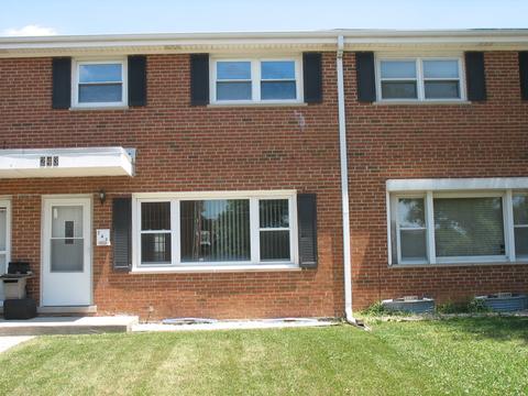 243 S Rush St, Itasca, IL 60143 photo 2