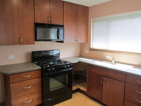 110 Beverly Ct, Streamwood, IL 60107 photo 5