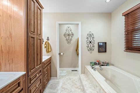 1651 Water Tower Ct, Wheaton, IL 60189 photo 17
