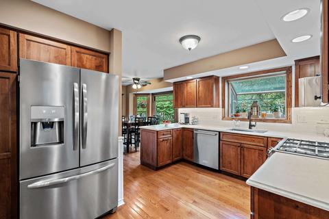 1651 Water Tower Ct, Wheaton, IL 60189 photo 8