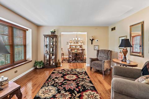 1651 Water Tower Ct, Wheaton, IL 60189 photo 4
