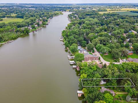 215 S Emerald Dr, Mchenry, IL 60051 photo 2