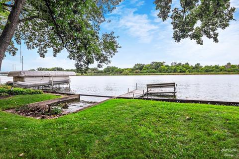 215 S Emerald Dr, Mchenry, IL 60051 photo 4
