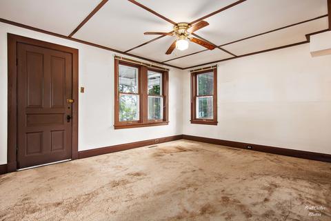 215 S Emerald Dr, Mchenry, IL 60051 photo 6
