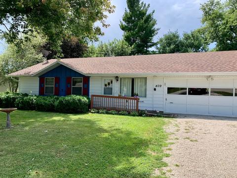 409 Standish Dr, Bloomington, IL 61704 photo 2