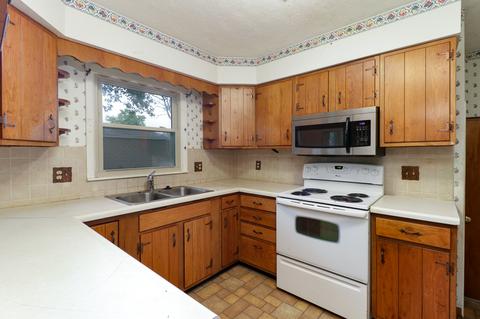 2103 Lamon Dr, Bloomington, IL 61704 photo 8