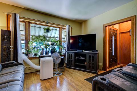 2810 E 96th St, Chicago, IL 60617 photo 2