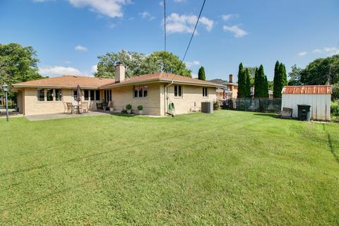 18524 Bock Rd, Lansing, IL 60438 photo 2