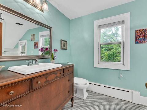 819 N Main St, Wheaton, IL 60187 photo 20