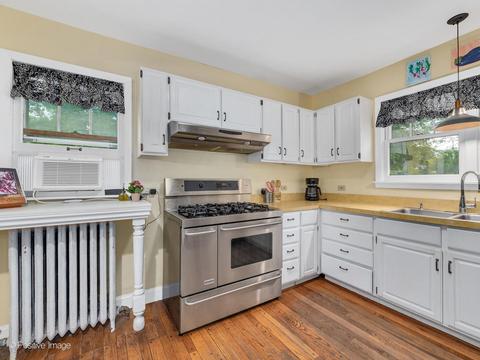 819 N Main St, Wheaton, IL 60187 photo 14