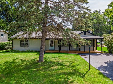 2410 Lilac St, Mchenry, IL 60050 photo 1