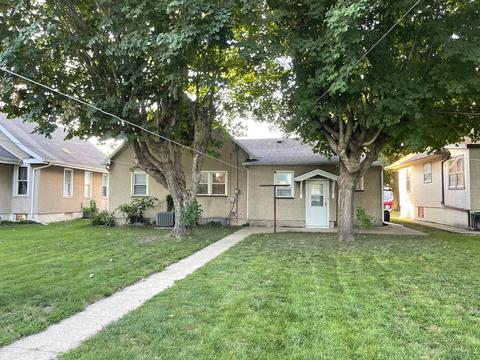 323 W Devlin St, Spring Valley, IL 61362 photo 2