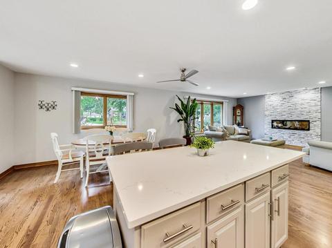 3 E Jerry Dr, Mount Prospect, IL 60056 photo 10