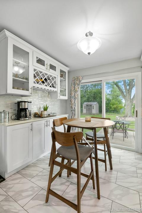 910 Molobay Ter, Bartlett, IL 60103 photo 6