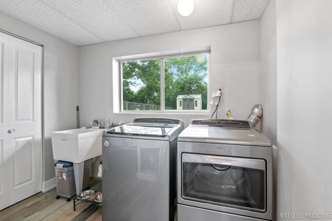 910 Molobay Ter, Bartlett, IL 60103 photo 17
