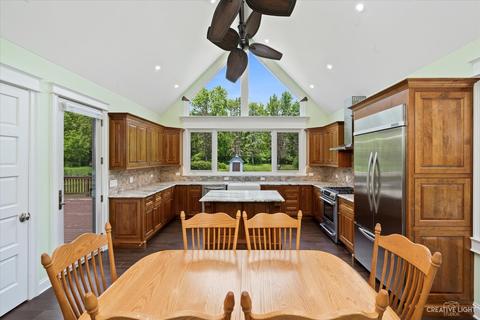 35 W374 Pearson Dr, Wayne, IL 60184 photo 4