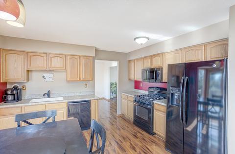 9810 Highstone Dr, Roscoe, IL 61073 photo 7
