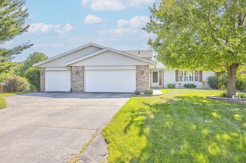 9810 Highstone Dr, Roscoe, IL 61073 photo 1