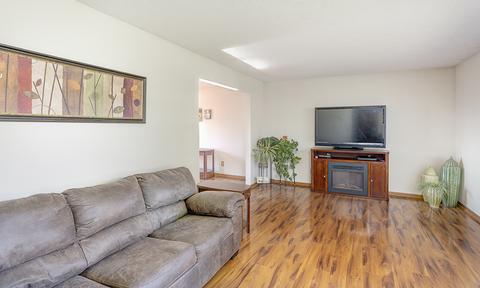 9810 Highstone Dr, Roscoe, IL 61073 photo 5