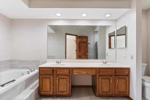 1451 Diamond Dr, Hoffman Estates, IL 60192 photo 21