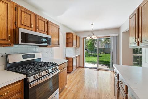 1451 Diamond Dr, Hoffman Estates, IL 60192 photo 11