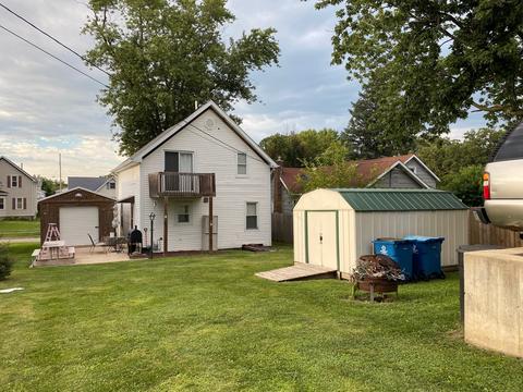 225 E 1st St, Spring Valley, IL 61362 photo 3