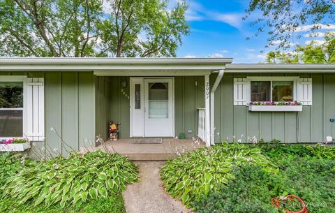 2007 Grandview Dr, Johnsburg, IL 60051 photo 3