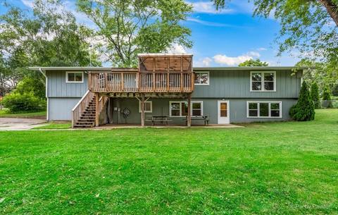 2007 Grandview Dr, Johnsburg, IL 60051 photo 8