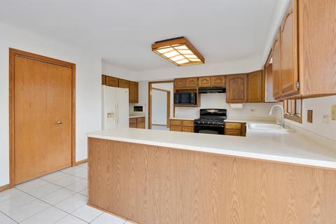 741 E Catalpa St, Addison, IL 60101 photo 4