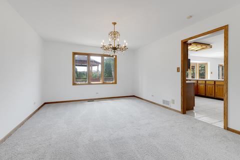 741 E Catalpa St, Addison, IL 60101 photo 8