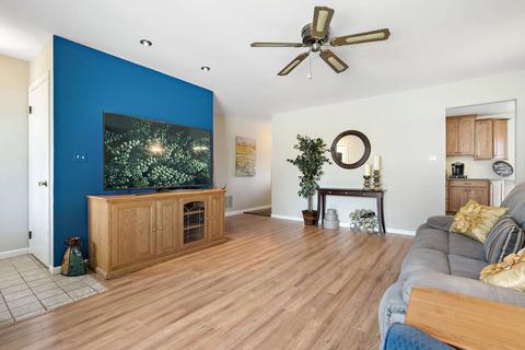 675 Westmere Rd, Des Plaines, IL 60016 photo 4