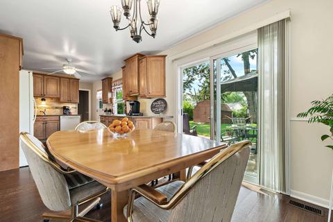 675 Westmere Rd, Des Plaines, IL 60016 photo 10
